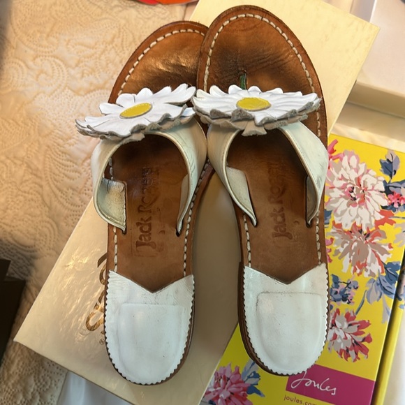 Jack Roger’s sandals with changeable flower - Picture 2 of 3